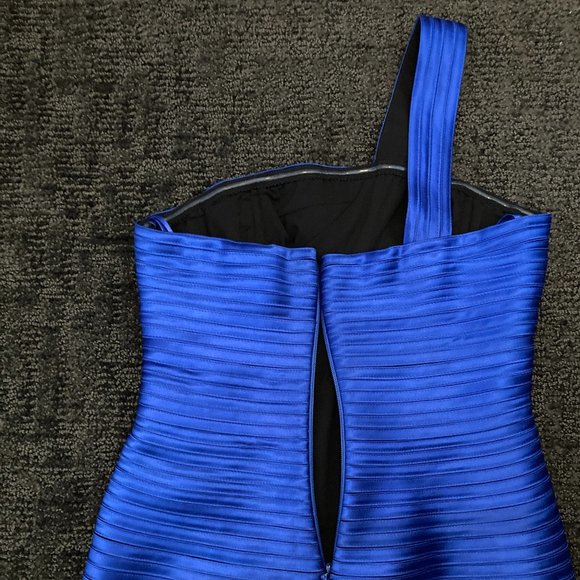 BCBG MAXAZRIA Blue Sapphire One Shoulder Bandage Mini Dress Size 8 - Picture 7 of 8
